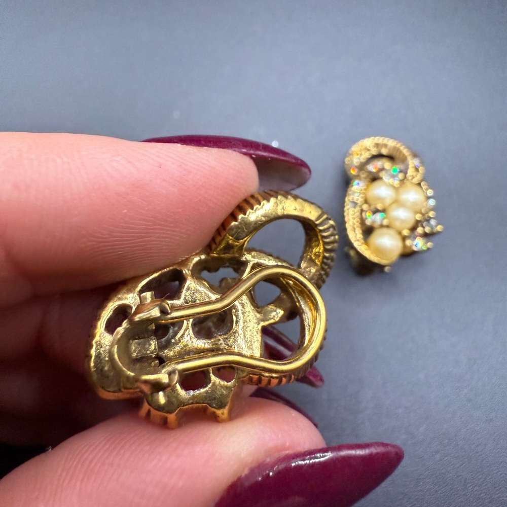 Vintage Gold Tone, Rhinestone and Pearl Clip On Earrings - Picture 2 of 5